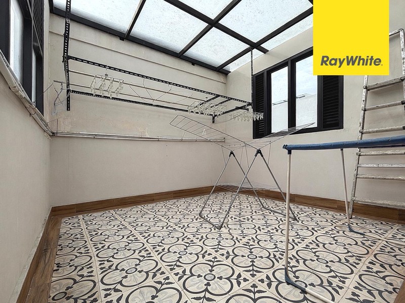 Rumah Besar, Hadap Greenbelt di Kota Wisata Cibubur