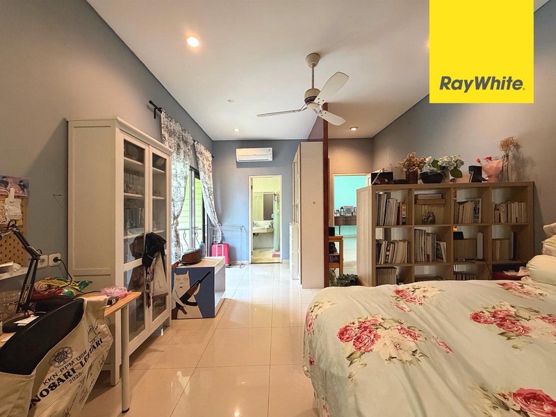 Rumah Besar, Hadap Greenbelt di Kota Wisata Cibubur