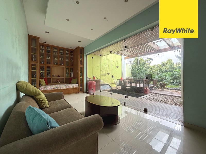 Rumah Besar, Hadap Greenbelt di Kota Wisata Cibubur