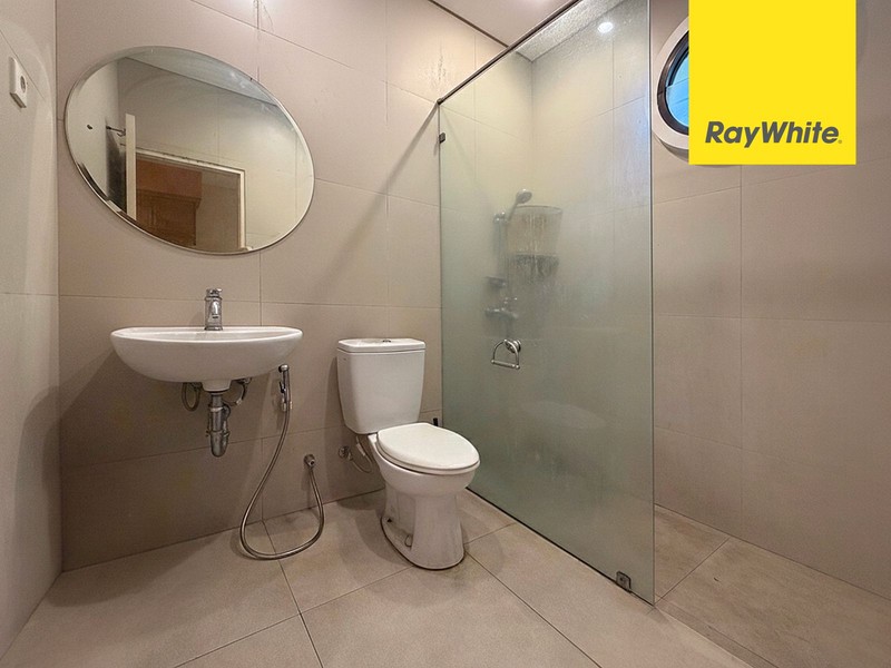 Rumah Besar, Hadap Greenbelt di Kota Wisata Cibubur