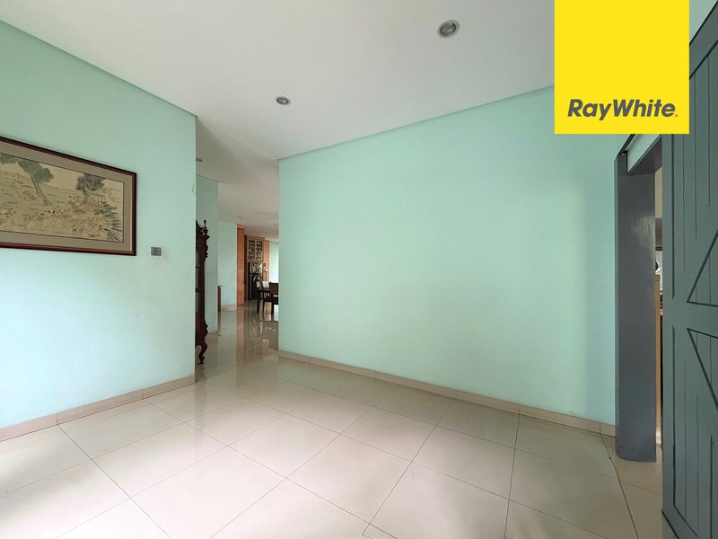 Rumah Besar, Hadap Greenbelt di Kota Wisata Cibubur