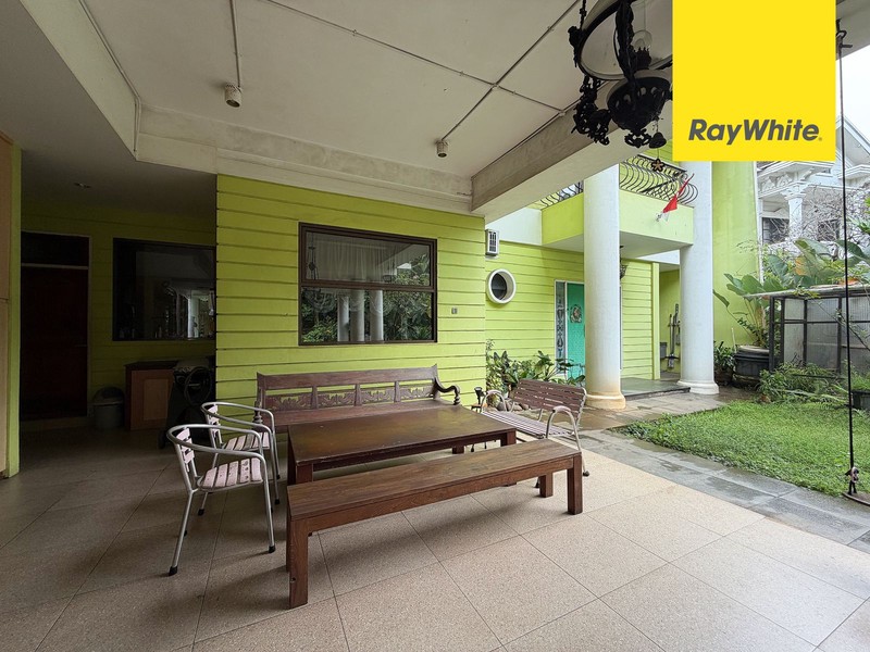 Rumah Besar, Hadap Greenbelt di Kota Wisata Cibubur