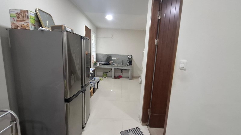 Rumah Baru Direnovasi di Jalan Besar di Condet Disewa/ Dijual Cepat