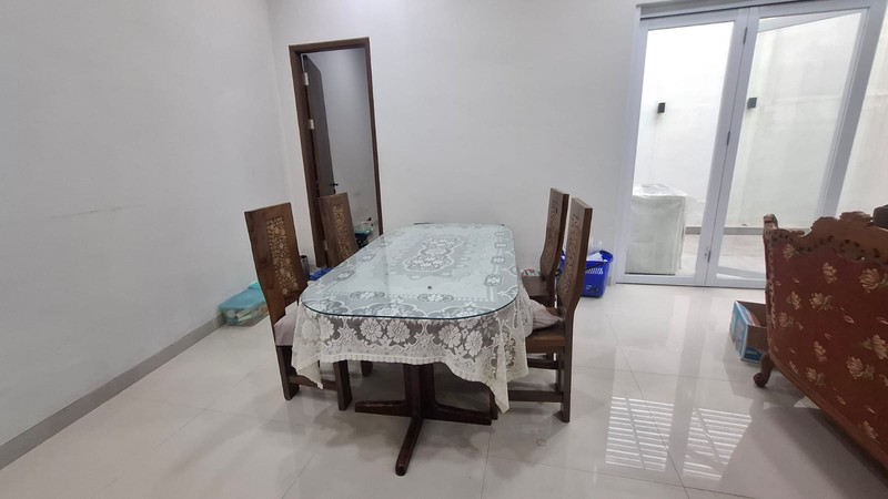 Rumah Baru Direnovasi di Jalan Besar di Condet Disewa/ Dijual Cepat