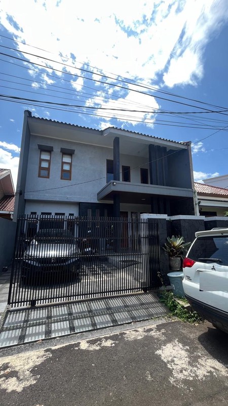 Rumah 2 lantai, siap huni, Bebas Banjir di Bandung