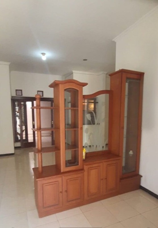 Di sewakan Rumah Semi Furnish Di GRAHA SAMPURNA 