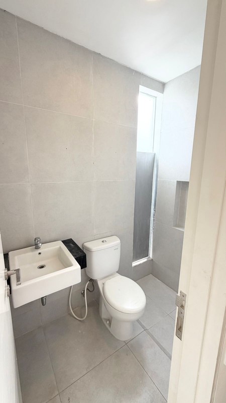 MURAH 1 Milyar-an Dijual Rumah North West Park Citraland Spesial 3 Kamar Tidur Modern 2 Lantai Siap Huni