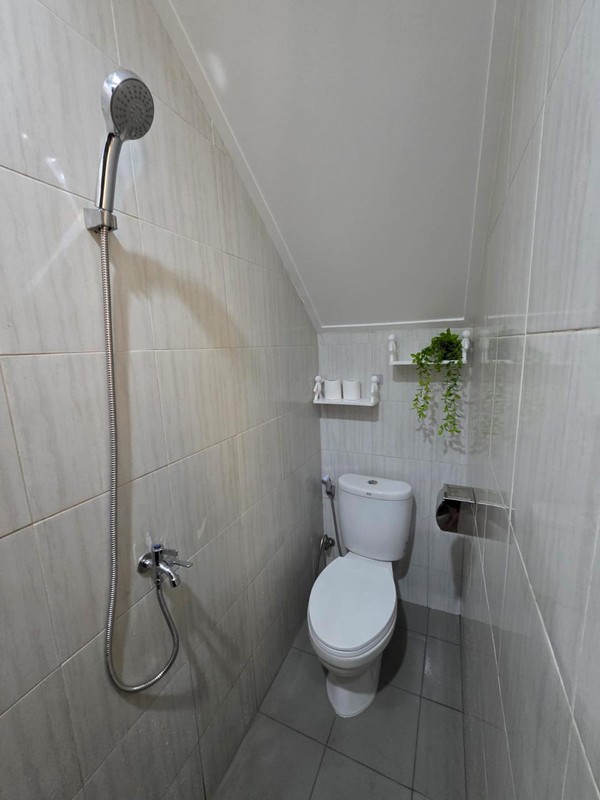 Rumah Minimalis Bagus, Dalam Cluster keaman 24 Jam di Bintaro