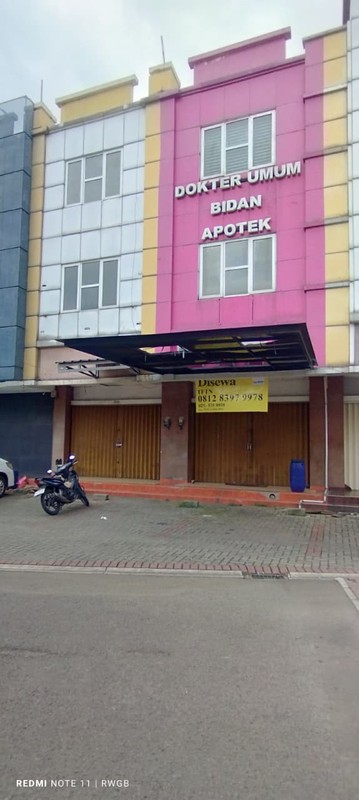 disewa ruko strategis lokasi boulevard 2 jalur mobil dilalui transportasi umum 24 jam ruko golden boulevard bsd city