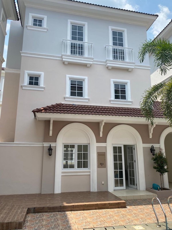 jual cepat rumah di vanya park alesha house bsd city hanya 1.6 M siap huni