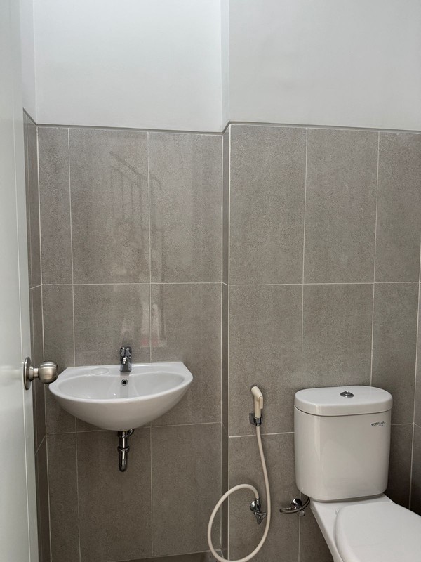 disewa ruko kondisi baru strategis tengah kota di il lago grande gading serpong