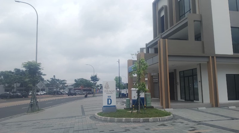 disewa ruko kondisi baru strategis tengah kota di il lago grande gading serpong