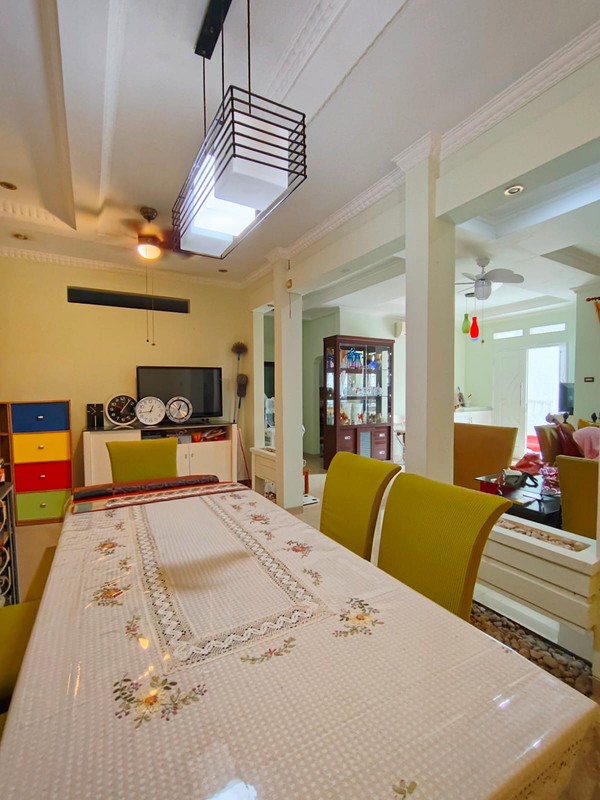 Rumah Bagus 2Lantai Depan Kampus STAN Area Pondok Jaya Bintaro