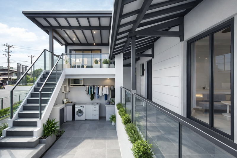 Dijual Properti Komersial Jalan Raya Sawangan Depok - Rumah & Tempat Usaha di Samping SPBU AKR BP