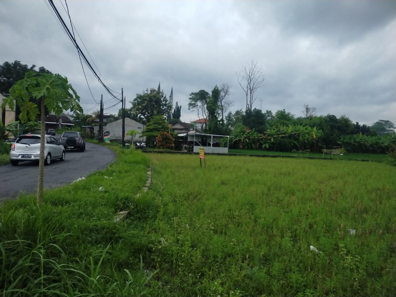 Dijual Tanah Strategis 765 Meter Persegi Cocok untuk Investasi/Hunian di Maguwoharjo,Depok, Sleman 
