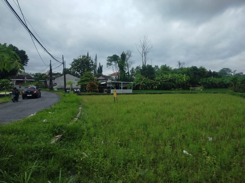 Dijual Tanah Strategis 765 Meter Persegi Cocok untuk Investasi/Hunian di Maguwoharjo,Depok, Sleman 