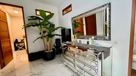 Hunian elegan dan nyaman, dibangun sendiri dengan kualitas terbaik, cocok untuk keluarga yang mengutamakan kenyamanan dan lokasi premium.