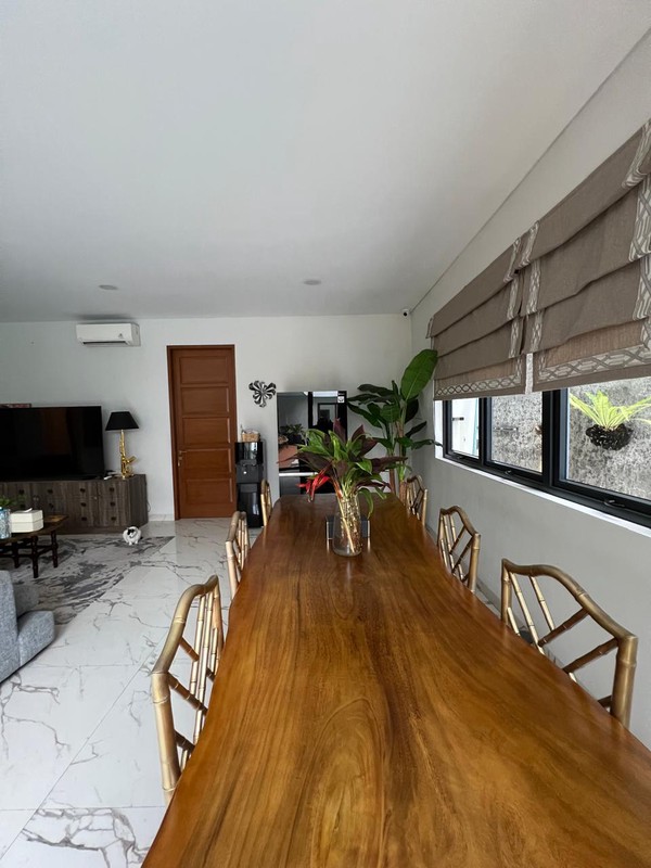 Hunian elegan dan nyaman, dibangun sendiri dengan kualitas terbaik, cocok untuk keluarga yang mengutamakan kenyamanan dan lokasi premium.