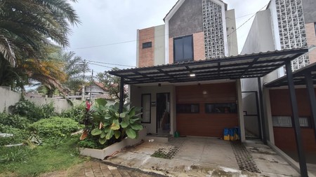 Town House, 2 Lt, Siap Huni, Semi Furnished, Bebas Banjir, Bisa KPR