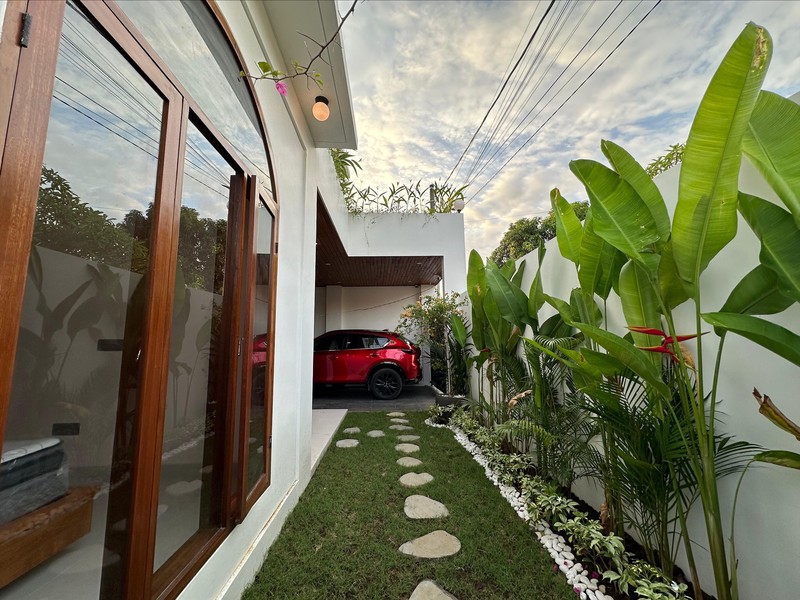 Beautiful Modern Villa with Smart Home System For Sale in Jimbaran