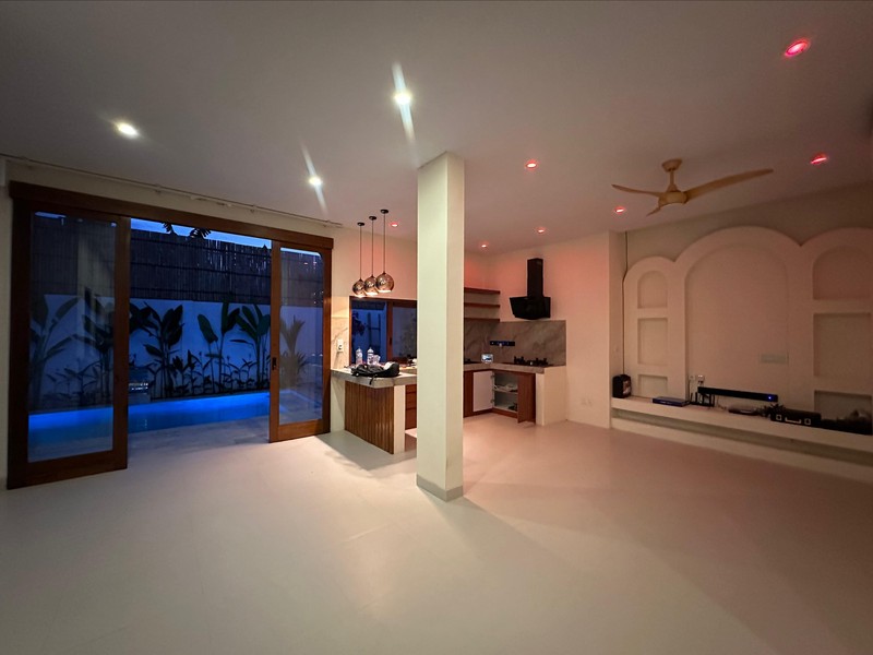 Beautiful Modern Villa with Smart Home System For Sale in Jimbaran