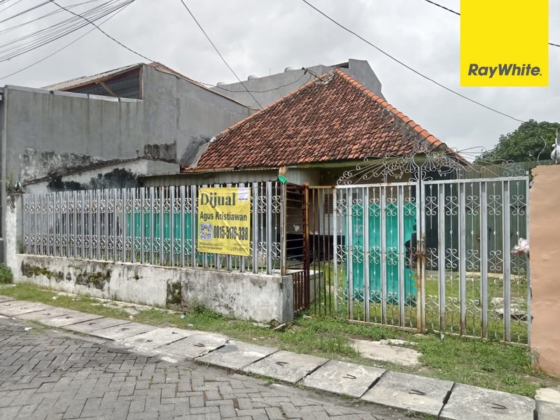 Dijual Rumah Hitung Tanah di Jalan Putro Agung Surabaya