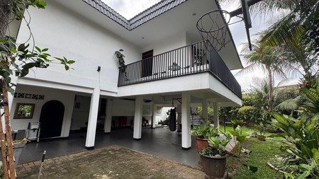 Rumah Luas Bagus dengan KT 7+4 KM 4+1 di @Veteran, Jakarta Selatan