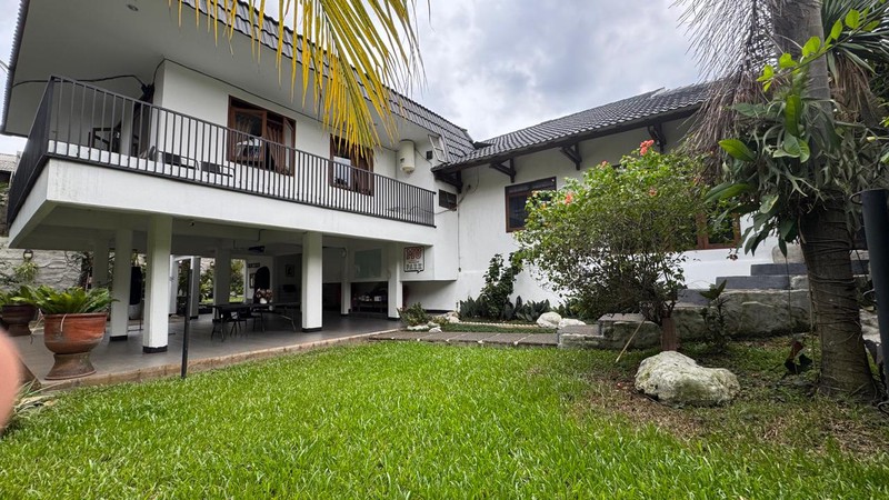 Rumah Luas Bagus dengan KT 7+4 KM 4+1 di @Veteran, Jakarta Selatan