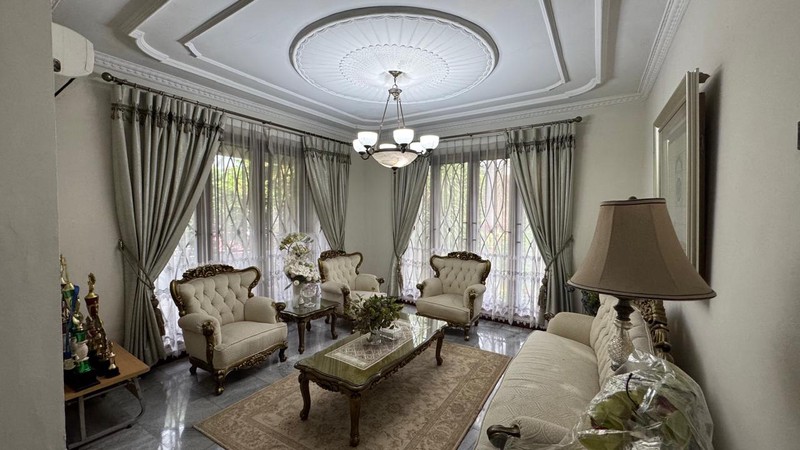 Rumah Luas Bagus dengan KT 7+4 KM 4+1 di @Veteran, Jakarta Selatan