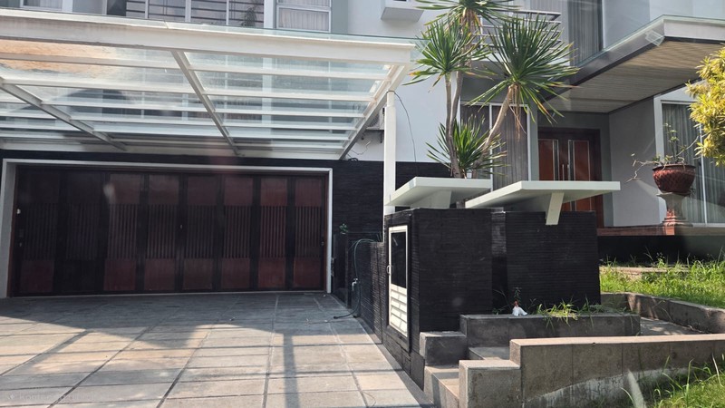 SEWA RUMAH PAKUWON INDAH VILLA BUKIT REGENCY 