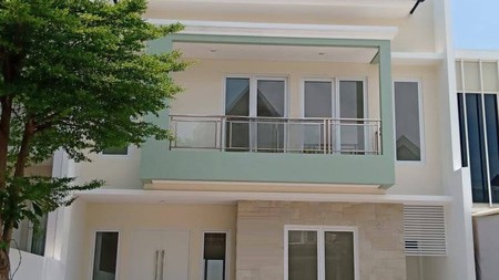 Dijual Rumah Royal Residence, Wiyung, Surabaya Barat Lingkungan premium; ada taman depan & belakang; cocok untuk hunian keluarga