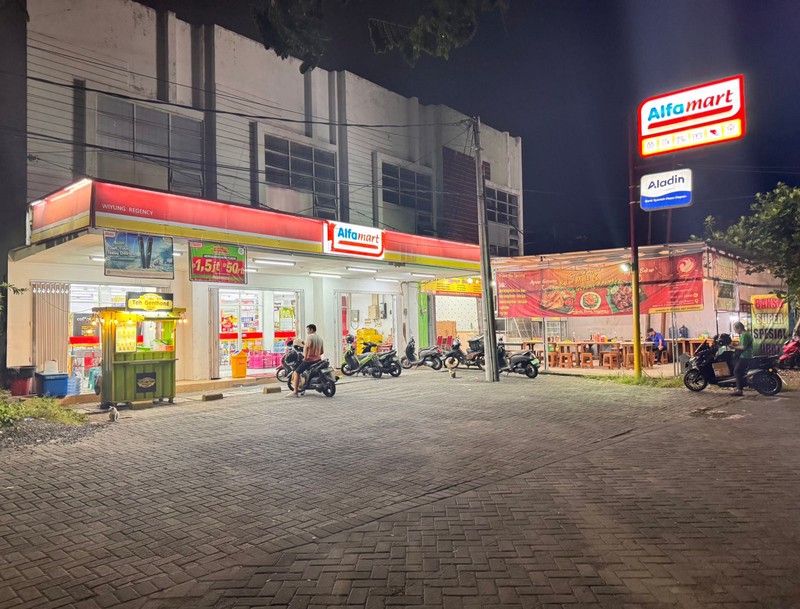 JUAL CEPAT 4 RUKO AKTIF DI WIYUNG PERMATA REGENCY