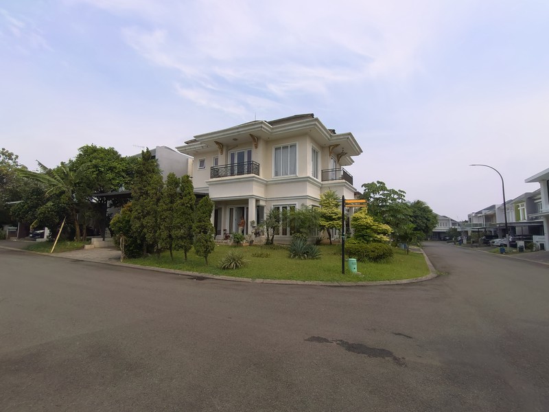 Dijual Rumah Tingkat Eksklusif di Cluster Kota Wisata Cibubur  