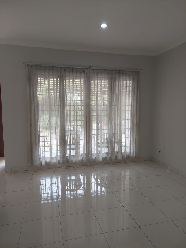 Rumah cantik terdekat ke sekolah Internasional Bintaro