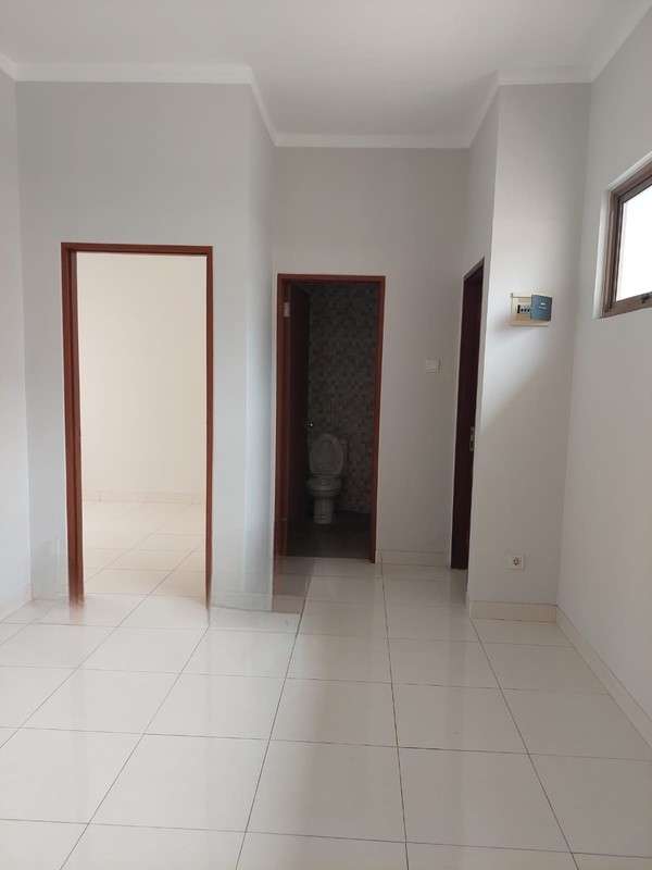 Rumah cantik terdekat ke sekolah Internasional Bintaro