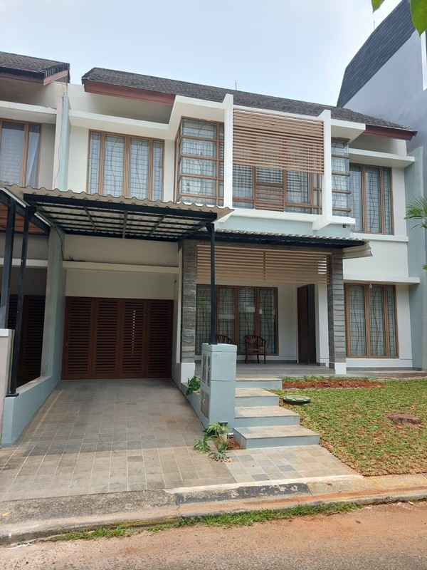 Rumah cantik terdekat ke sekolah Internasional Bintaro