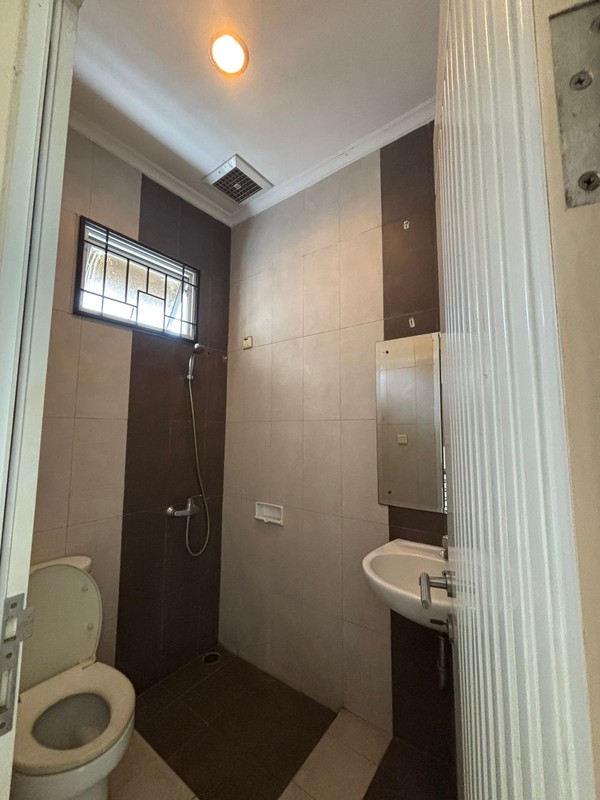 Rumah Siap Huni 2 Lantai di Legenda Wisata Cibubur 