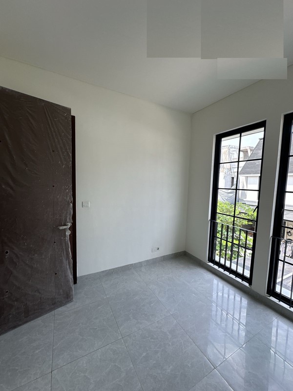 Rumah Minimalis Brand New, Lokasi Strategis dekat dengan Mall BXC.