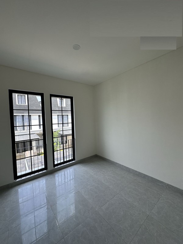 Rumah Minimalis Brand New, Lokasi Strategis dekat dengan Mall BXC.