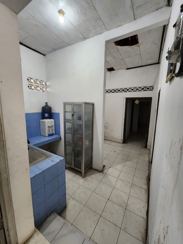 Dijual Cepat di bawah NJOP Rumah Tua Hitung tanah di Jl. Jatinegara Barat, Jakarta Timur