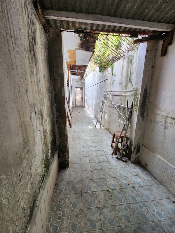 Dijual Cepat di bawah NJOP Rumah Tua Hitung tanah di Jl. Jatinegara Barat, Jakarta Timur