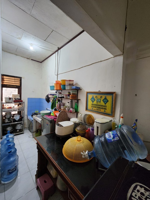 Dijual Cepat di bawah NJOP Rumah Tua Hitung tanah di Jl. Jatinegara Barat, Jakarta Timur