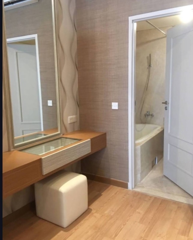 DIJUAL CEPAT APARTMENT THE PEAK SURABAYA 