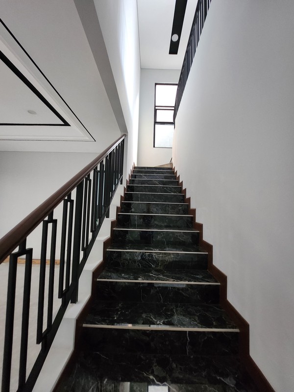 Rumah Baru Modern Mewah 2 lantai Woodland Citraland Surabaya Barat