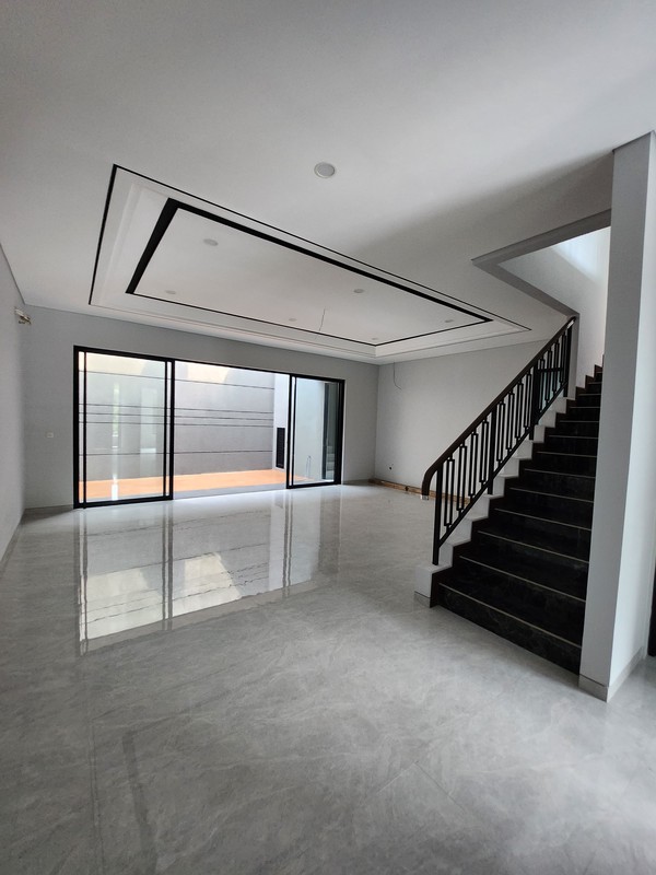 Rumah Baru Modern Mewah 2 lantai Woodland Citraland Surabaya Barat