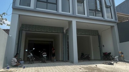 Disewakan 2 Ruko jejer 3 lantai NOL JALAN RAYA  PUCANG ANOM SURABAYA