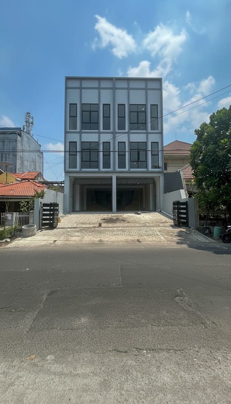 Disewakan 2 Ruko jejer 3 lantai NOL JALAN RAYA  PUCANG ANOM SURABAYA