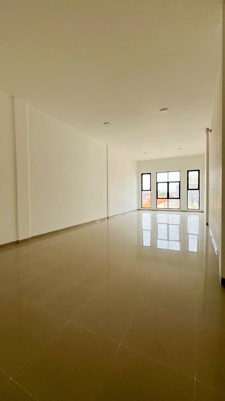 Disewakan 2 Ruko jejer 3 lantai NOL JALAN RAYA  PUCANG ANOM SURABAYA