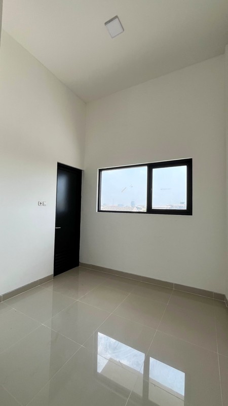 Disewakan 2 Ruko jejer 3 lantai NOL JALAN RAYA  PUCANG ANOM SURABAYA