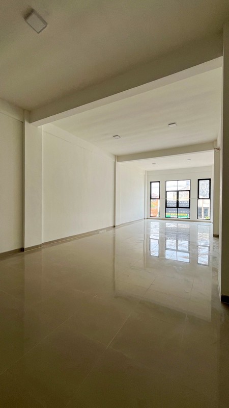 Disewakan 2 Ruko jejer 3 lantai NOL JALAN RAYA  PUCANG ANOM SURABAYA